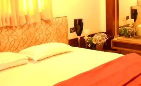 Odour Plus Resorts Madras Buitenkant foto